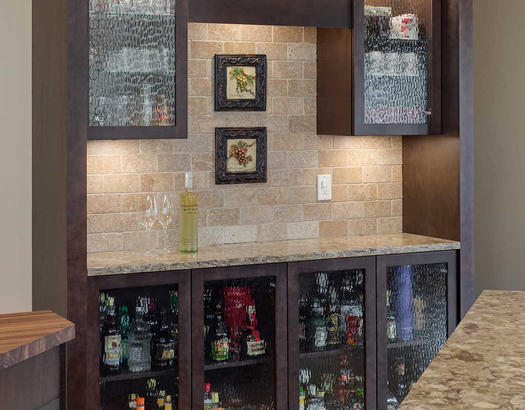 Collins_Rd_008-liquor-cabinet