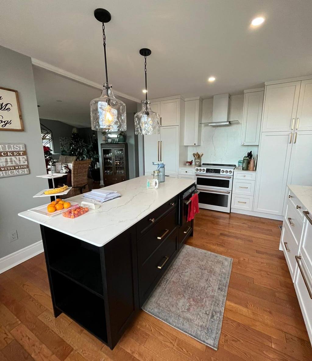 Kitchen Studio island with textured glass lights